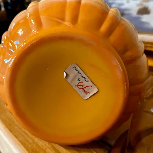 LE Smith Bittersweet Simplicity MCM Ribbed Swung Vase - Picture 2 of 5